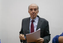 Que si Petro insiste en denuncias de fraude se retire de la presidencia: Leyva