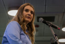 Valencia apuntó a De la Espriella y Cepeda en acto de campaña en Santander