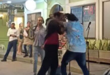 Músicos callejeros zanjaron sus diferencias a los golpes