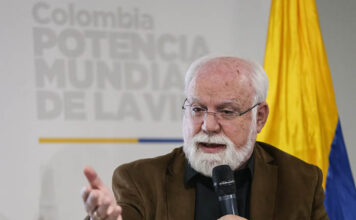 Adres e Invima firman acuerdo para hacer seguimiento a costos de medicamentos