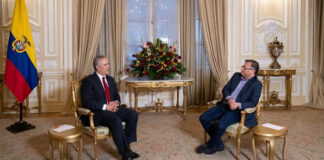 Piden al presidente que se reúna con De la Espriella e inicie empalme
