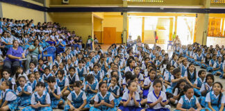 Estudiantes de la I.E.D María Auxiliadora recibieron 820 kits escolares