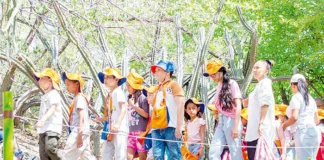 Niños y niñas juegan, crean y se divierten en el Museo