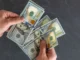 Dólar cae a $3.140 y llega a su nivel más bajo desde 2019