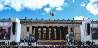 La posesión presidencial en una guarnición, la primer puja del Congreso