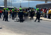 Mujer murió arrollada por un bus tras accidente en la Troncal del Caribe