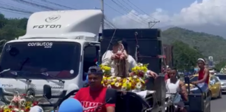 EN VIDEO: Conductores llenan de fe la Troncal del Caribe con multitudinaria caravana en honor a la Virgen del Carmen