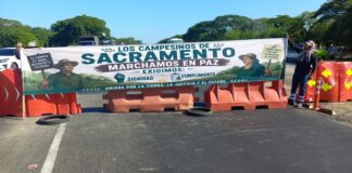 Campesinos protestan en la Sierra por presuntos incumplimientos