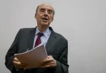 «Dejó las armas, pero nunca se desmovilizó”: excanciller Leyva a Petro