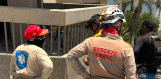 Voluntarios de CREV sede Santa Marta atienden a las víctimas en La Guaira