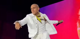 Silvestre Dangond apareció totalmente calvo en su presentación en la Feria de las Flores en Medellín