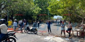 Comunidad bloquea puente de Mamatoco por explosión de transformador y exige atención de Air-e