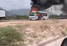 EN VIDEO: Bus intermunicipal se incendió cerca al motel Malibú