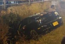 Carro se salió de la vía y terminó en una cuneta en la Troncal del Caribe