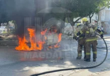 Hombres armados obligaron a descender a conductor y quemaron su taxi en El Pando