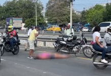 Choque de motos dejó una mujer herida en Gaira
