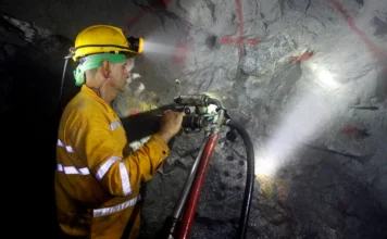 Gobierno y canadiense Aris Mining acuerdan formalizar a 4.000 mineros de oro