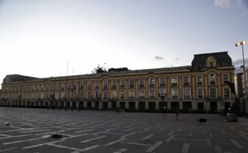 Diversas reacciones a la decisión de levantar la suspensión del porte de armas