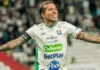 Dayro Moreno festejó sus 41 años con un golazo de taco