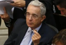 Centro Democrático pide a la Fiscalía investigar supuestas acciones del Gobierno Petro para desprestigiar a Álvaro Uribe