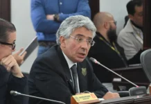 La estrategia de la oposición contra el principal congresista abelardista