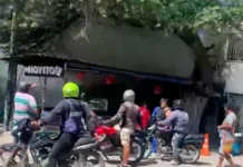Voraz incendio por poco acaba con un estadero en Gaira